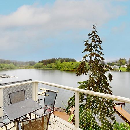 Lazy Lookout On Devils Lake Lincoln City Exterior foto